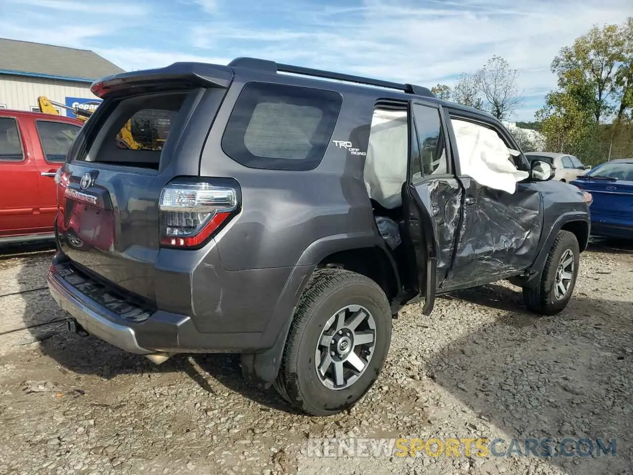 3 Photograph of a damaged car JTEBU5JR2L5746962 TOYOTA 4RUNNER 2020