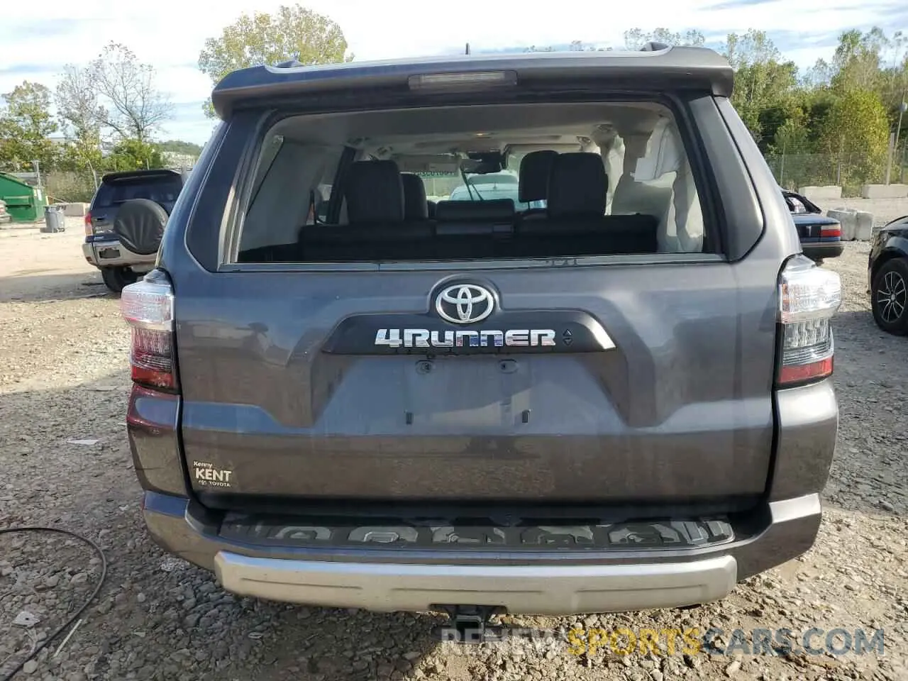6 Photograph of a damaged car JTEBU5JR2L5746962 TOYOTA 4RUNNER 2020