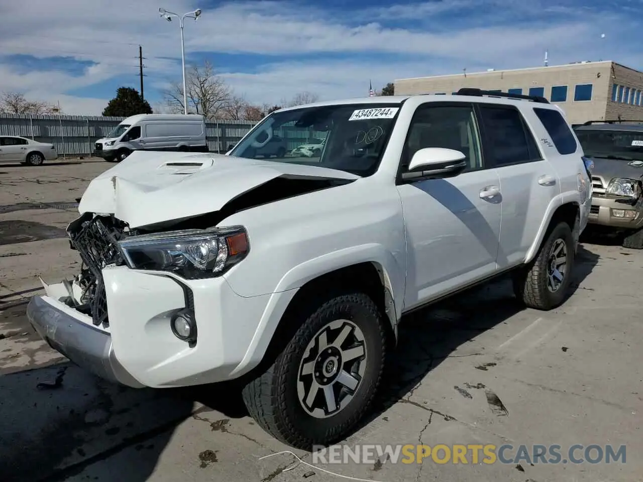 1 Фотография поврежденного автомобиля JTEBU5JR2L5779833 TOYOTA 4RUNNER 2020