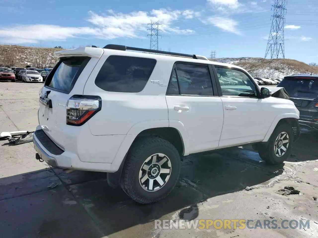 3 Фотография поврежденного автомобиля JTEBU5JR2L5779833 TOYOTA 4RUNNER 2020