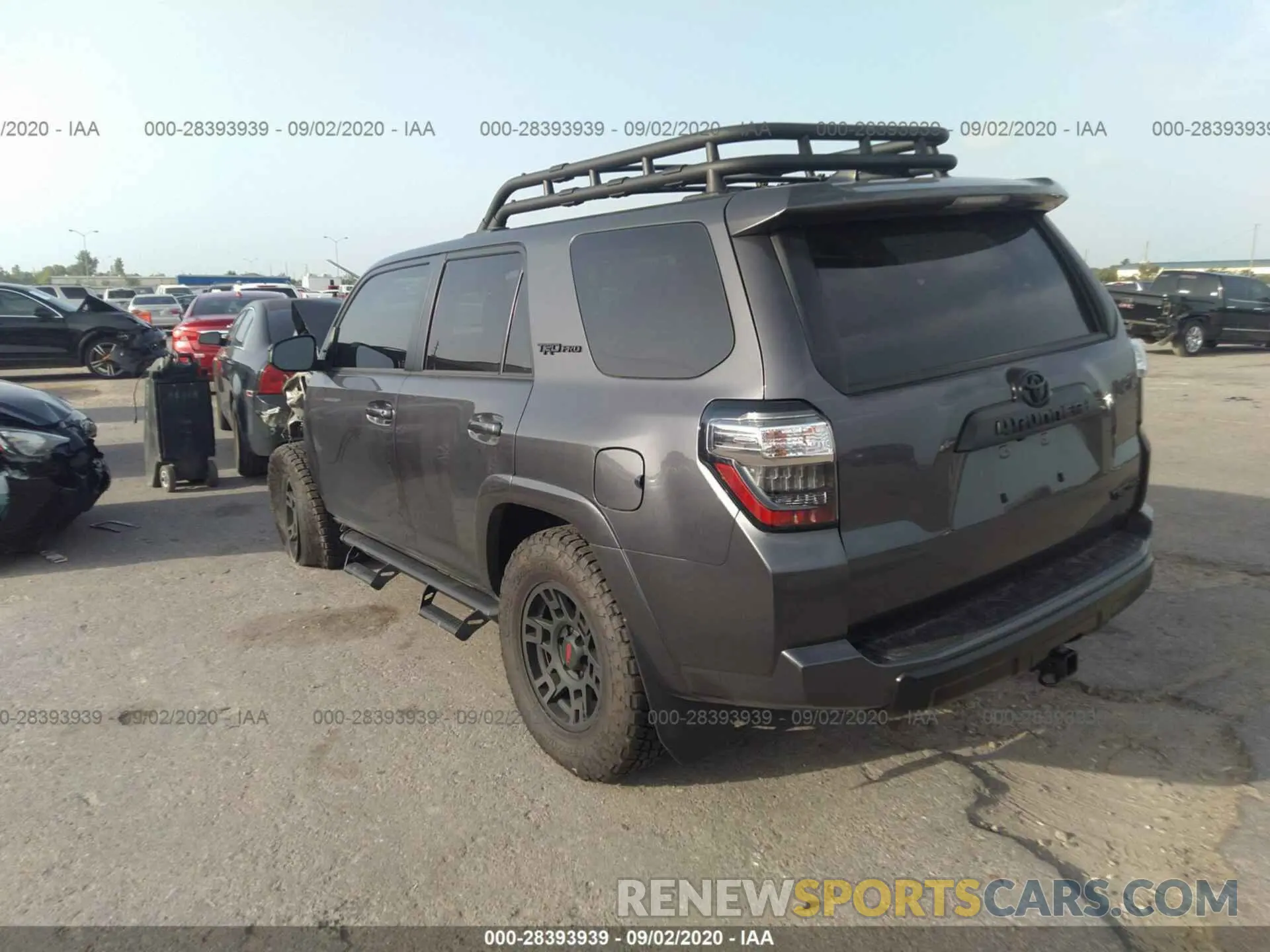 3 Photograph of a damaged car JTEBU5JR2L5816525 TOYOTA 4RUNNER 2020