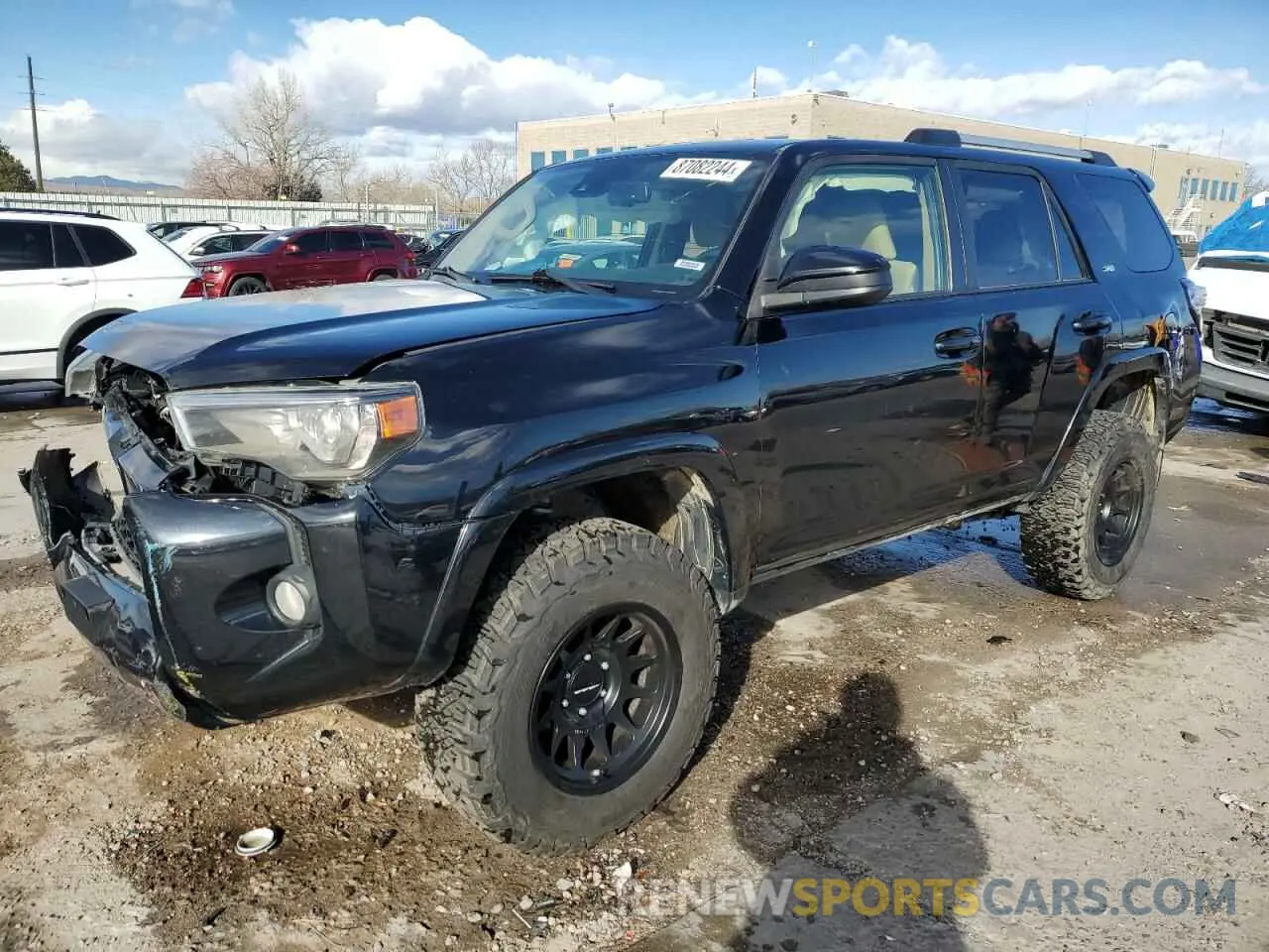 1 Фотография поврежденного автомобиля JTEBU5JR3L5758053 TOYOTA 4RUNNER 2020