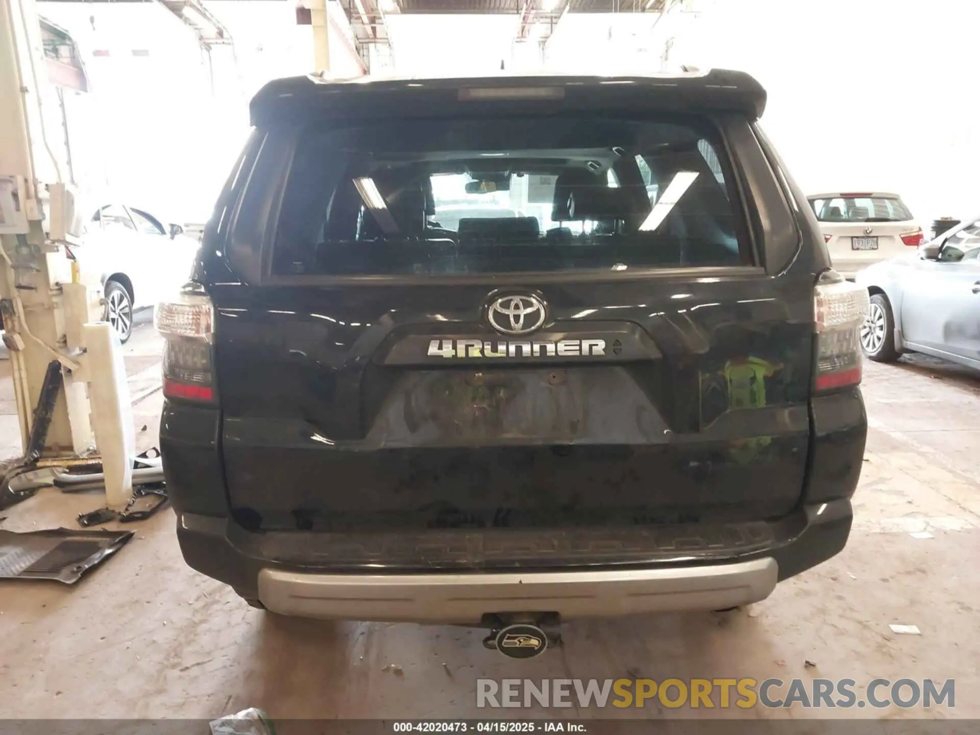 17 Photograph of a damaged car JTEBU5JR3L5768050 TOYOTA 4RUNNER 2020