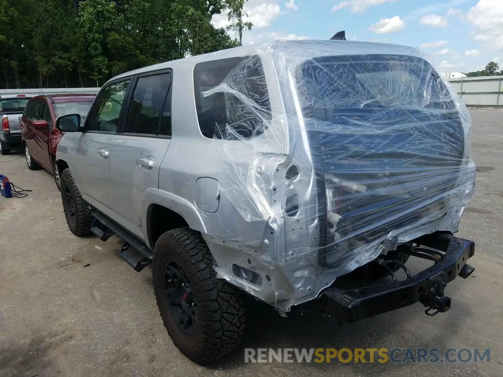 3 Photograph of a damaged car JTEBU5JR3L5769778 TOYOTA 4RUNNER 2020