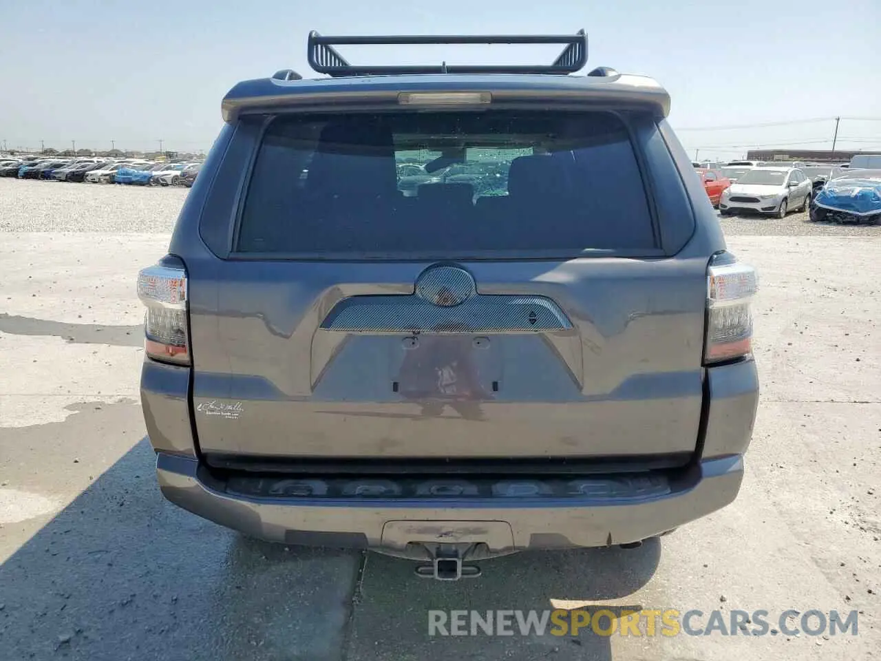 6 Photograph of a damaged car JTEBU5JR3L5779632 TOYOTA 4RUNNER 2020