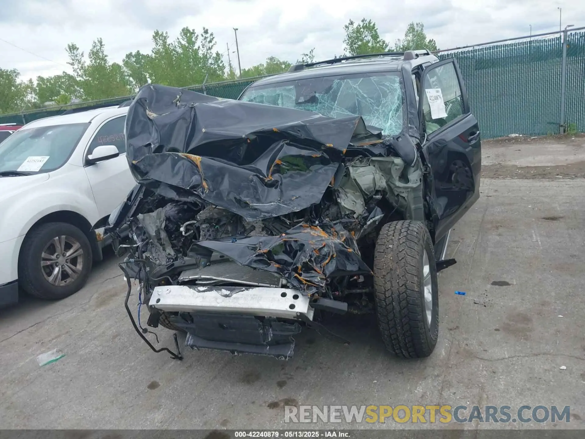 11 Photograph of a damaged car JTEBU5JR3L5790596 TOYOTA 4RUNNER 2020