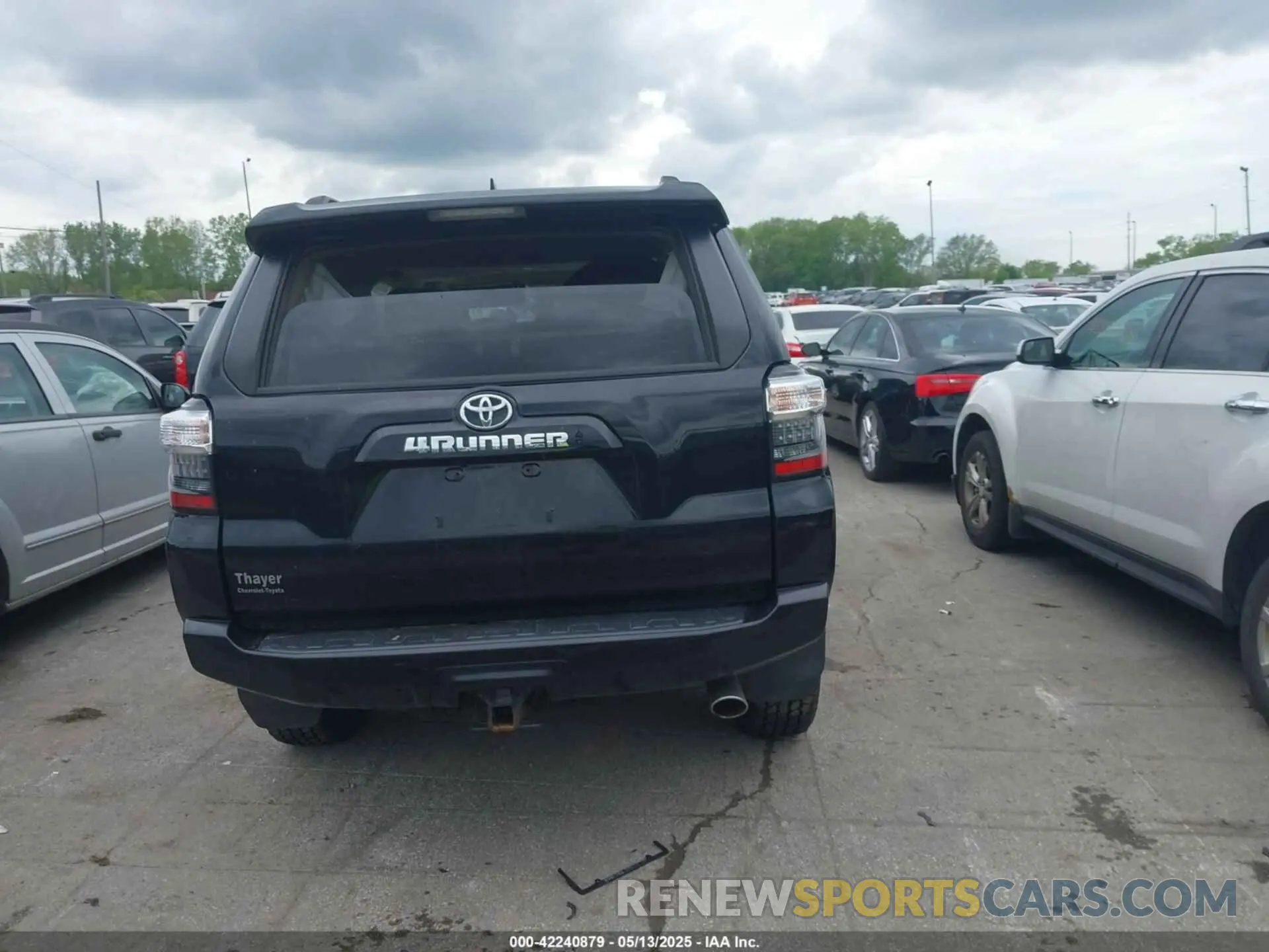 15 Photograph of a damaged car JTEBU5JR3L5790596 TOYOTA 4RUNNER 2020