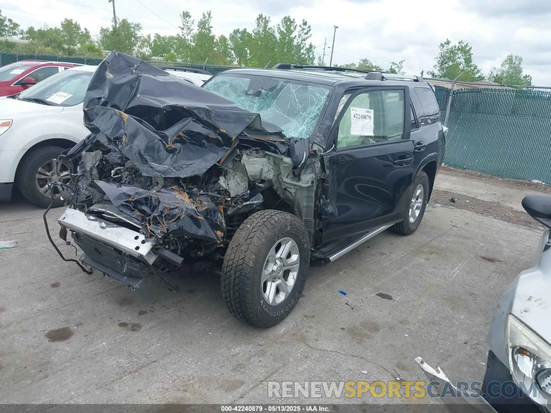 2 Photograph of a damaged car JTEBU5JR3L5790596 TOYOTA 4RUNNER 2020