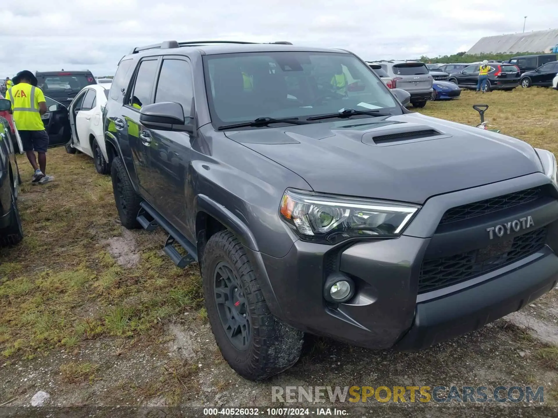 1 Photograph of a damaged car JTEBU5JR3L5803833 TOYOTA 4RUNNER 2020