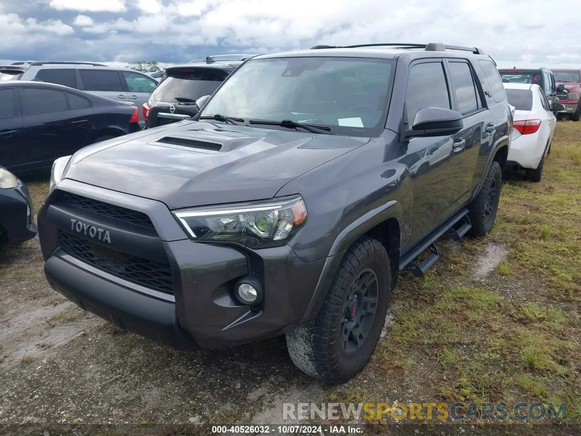 2 Photograph of a damaged car JTEBU5JR3L5803833 TOYOTA 4RUNNER 2020