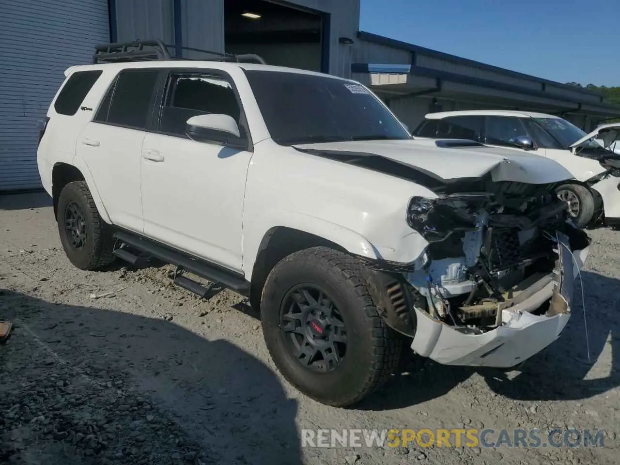 4 Photograph of a damaged car JTEBU5JR3L5825735 TOYOTA 4RUNNER 2020