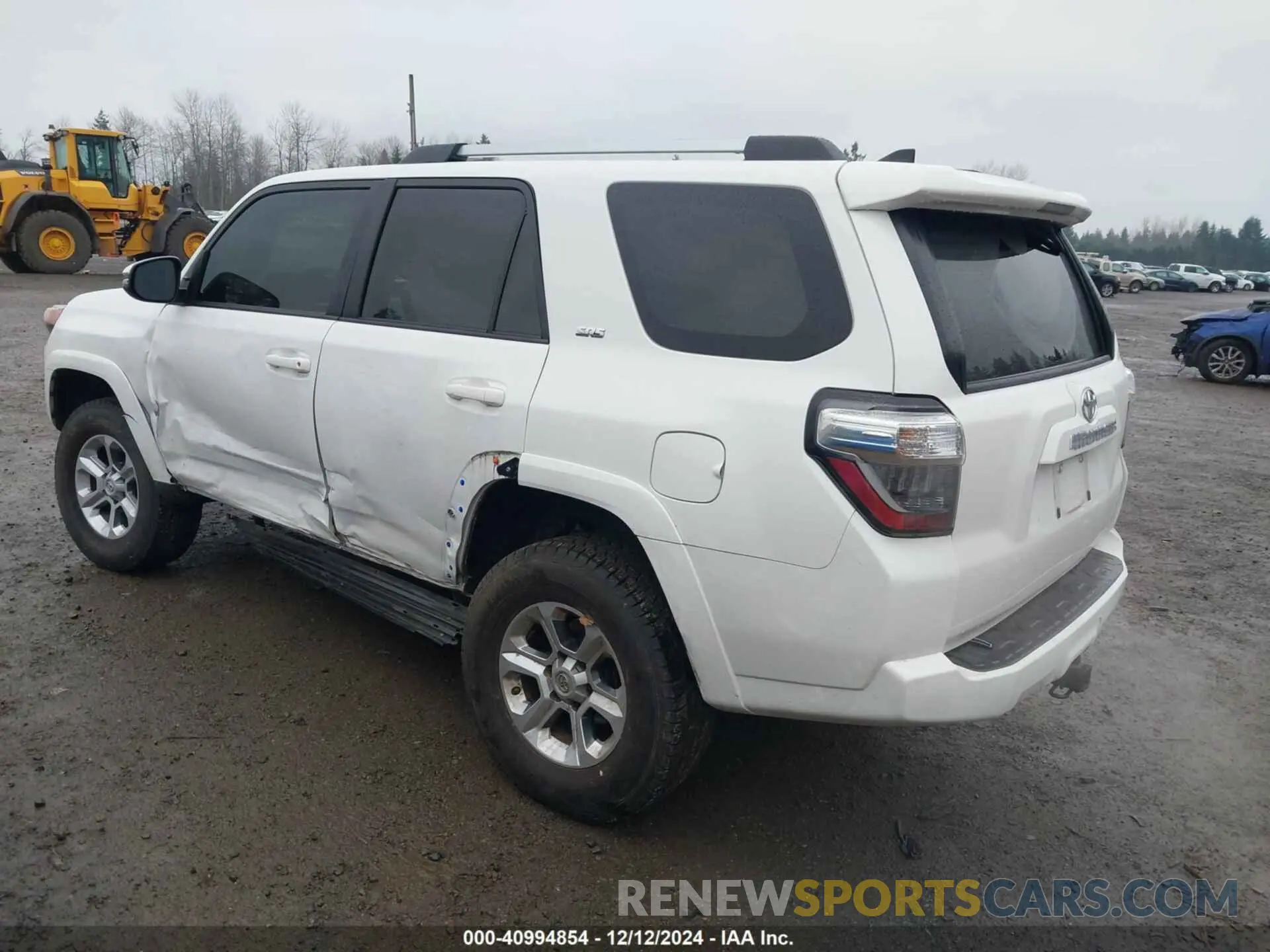 3 Фотография поврежденного автомобиля JTEBU5JR4L5793183 TOYOTA 4RUNNER 2020