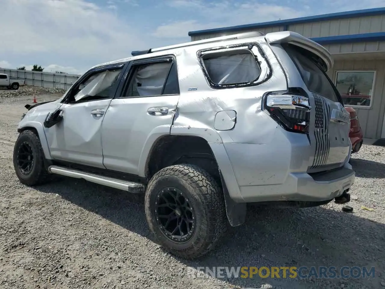 2 Фотография поврежденного автомобиля JTEBU5JR4L5793992 TOYOTA 4RUNNER 2020