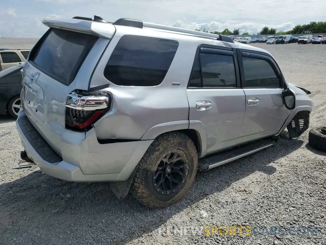 3 Фотография поврежденного автомобиля JTEBU5JR4L5793992 TOYOTA 4RUNNER 2020