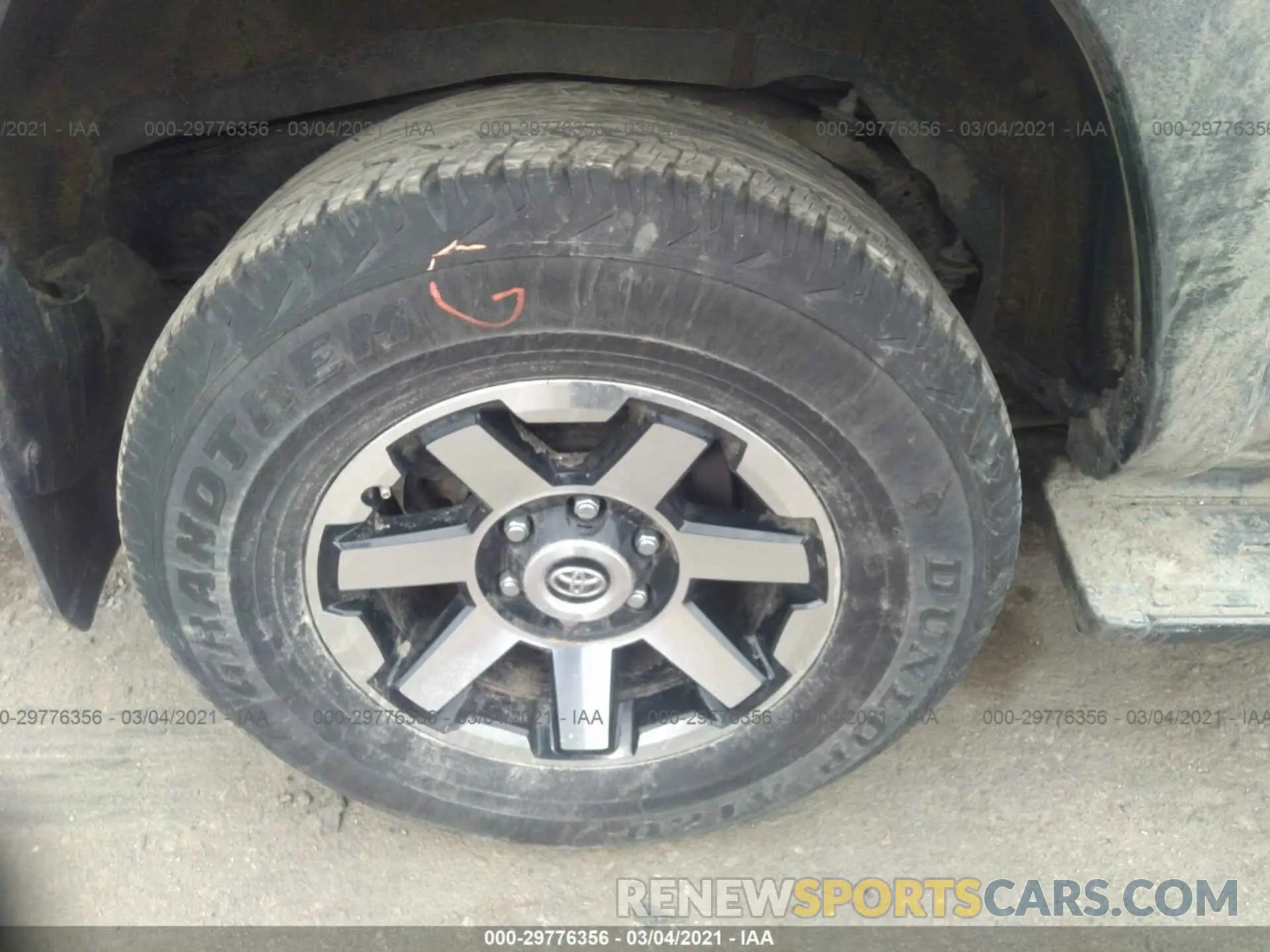 15 Photograph of a damaged car JTEBU5JR4L5795046 TOYOTA 4RUNNER 2020