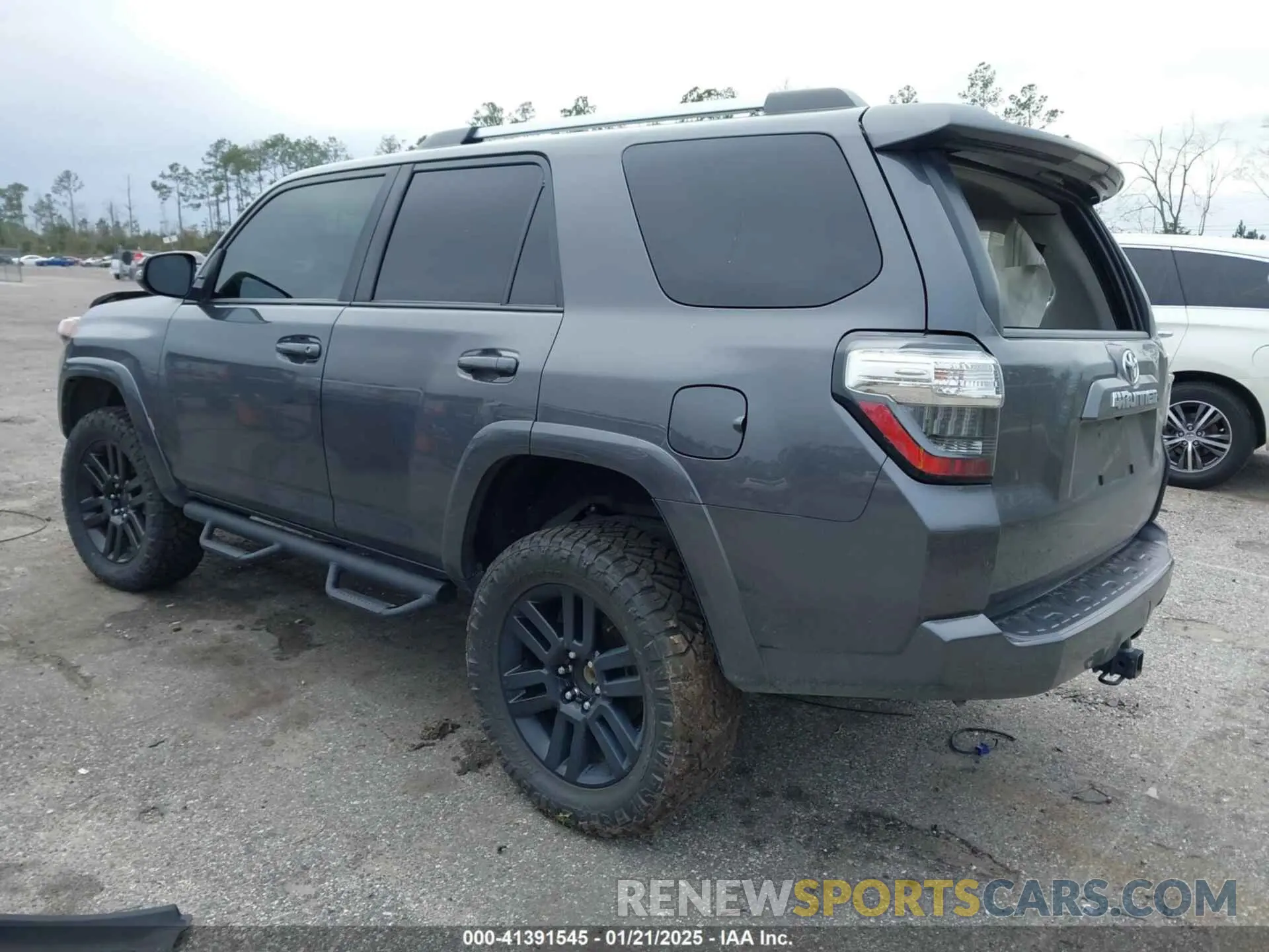 3 Фотография поврежденного автомобиля JTEBU5JR4L5795726 TOYOTA 4RUNNER 2020