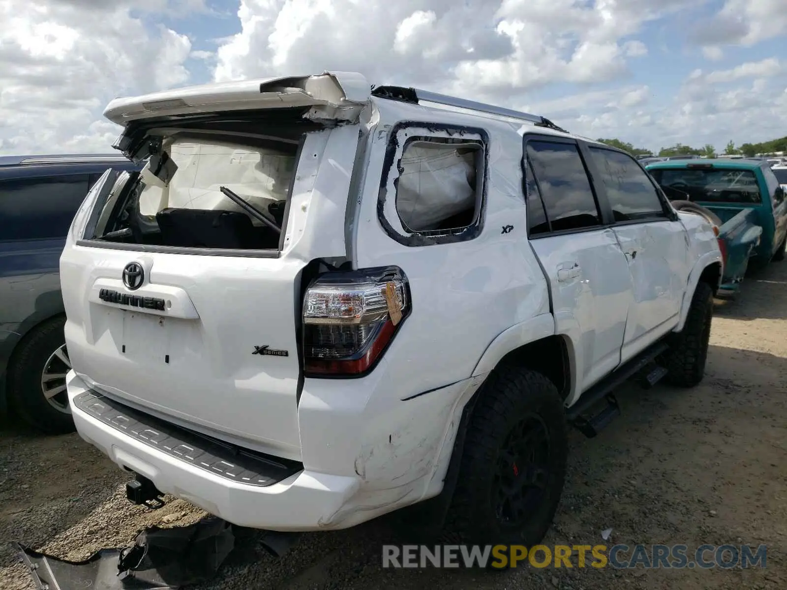 4 Photograph of a damaged car JTEBU5JR4L5799338 TOYOTA 4RUNNER 2020