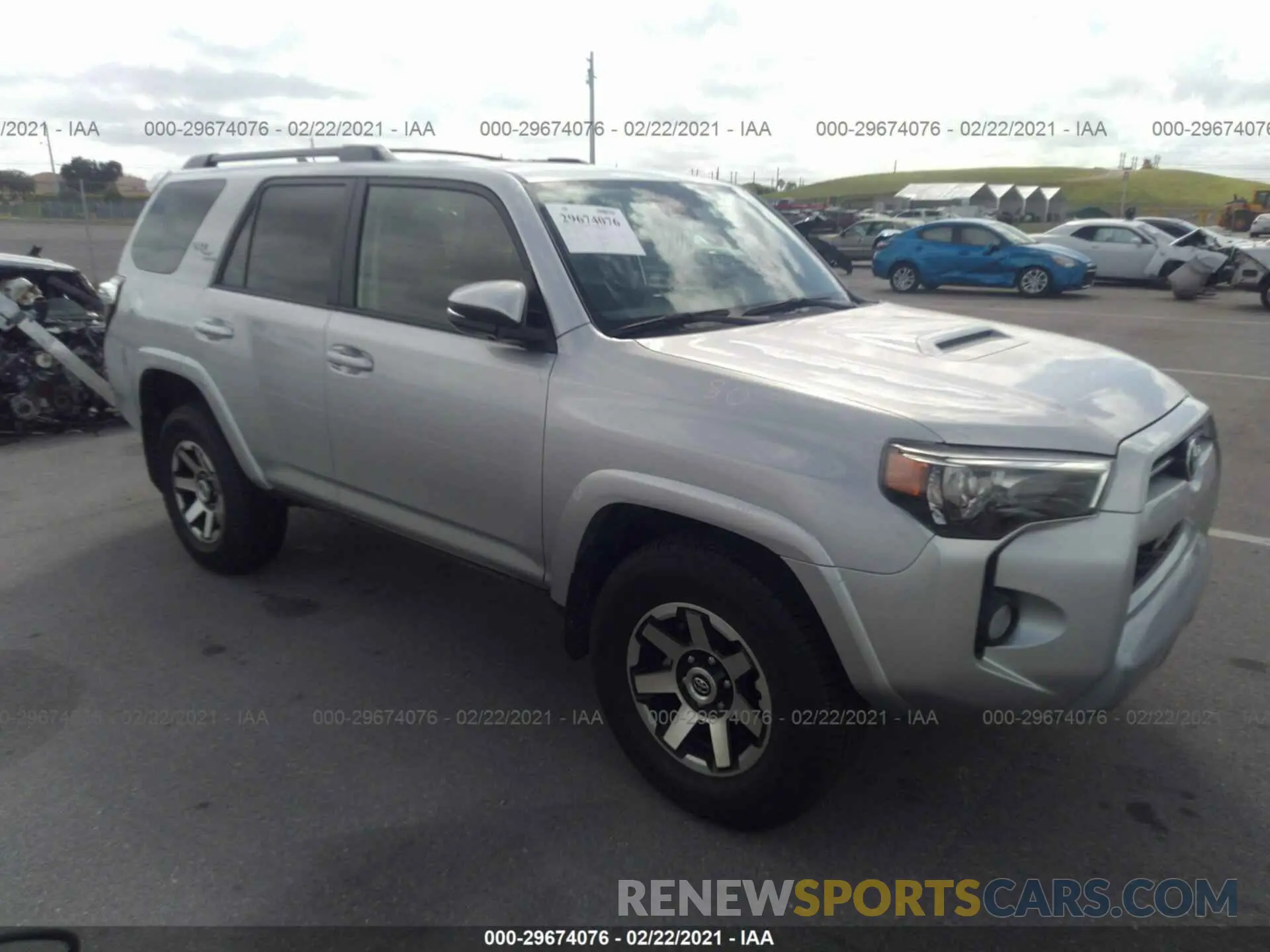 1 Photograph of a damaged car JTEBU5JR4L5819619 TOYOTA 4RUNNER 2020