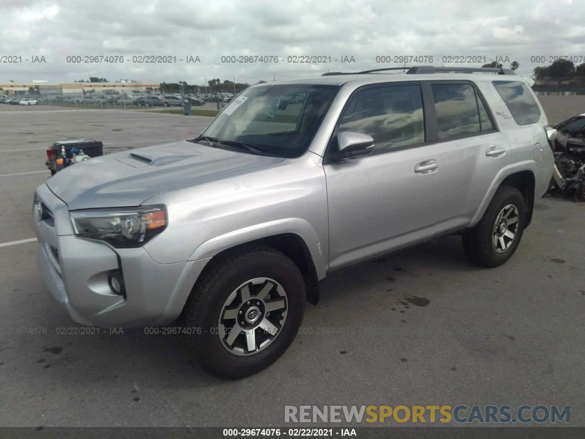 2 Photograph of a damaged car JTEBU5JR4L5819619 TOYOTA 4RUNNER 2020