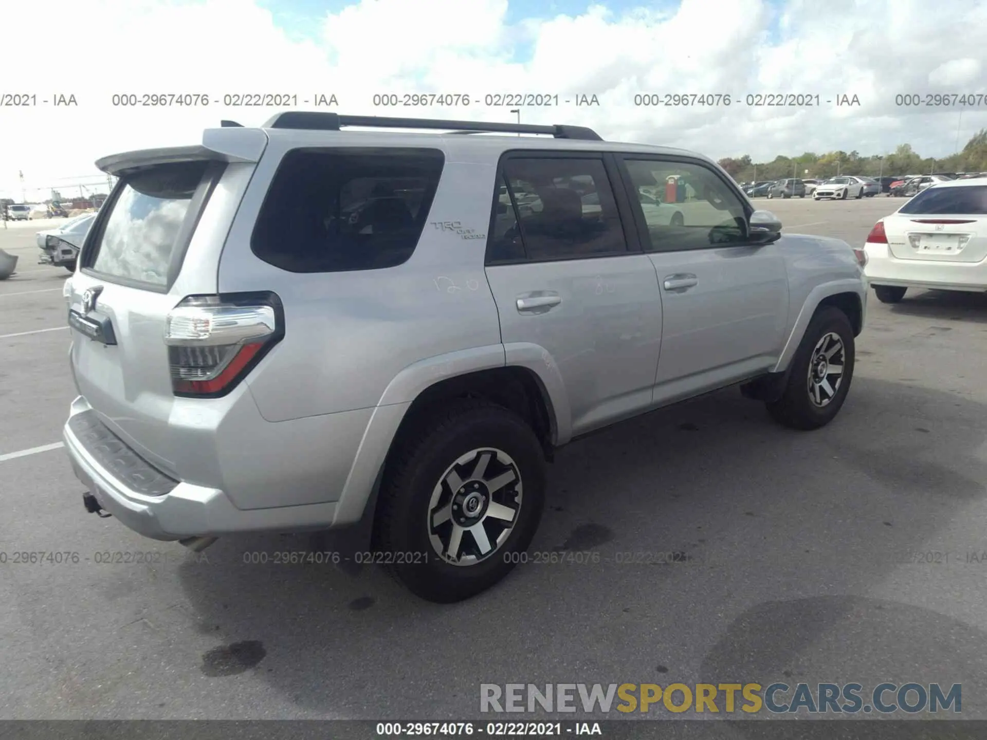 4 Photograph of a damaged car JTEBU5JR4L5819619 TOYOTA 4RUNNER 2020
