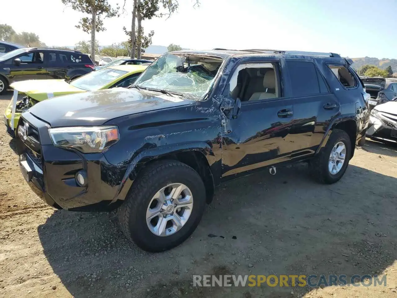 1 Фотография поврежденного автомобиля JTEBU5JR4L5830006 TOYOTA 4RUNNER 2020