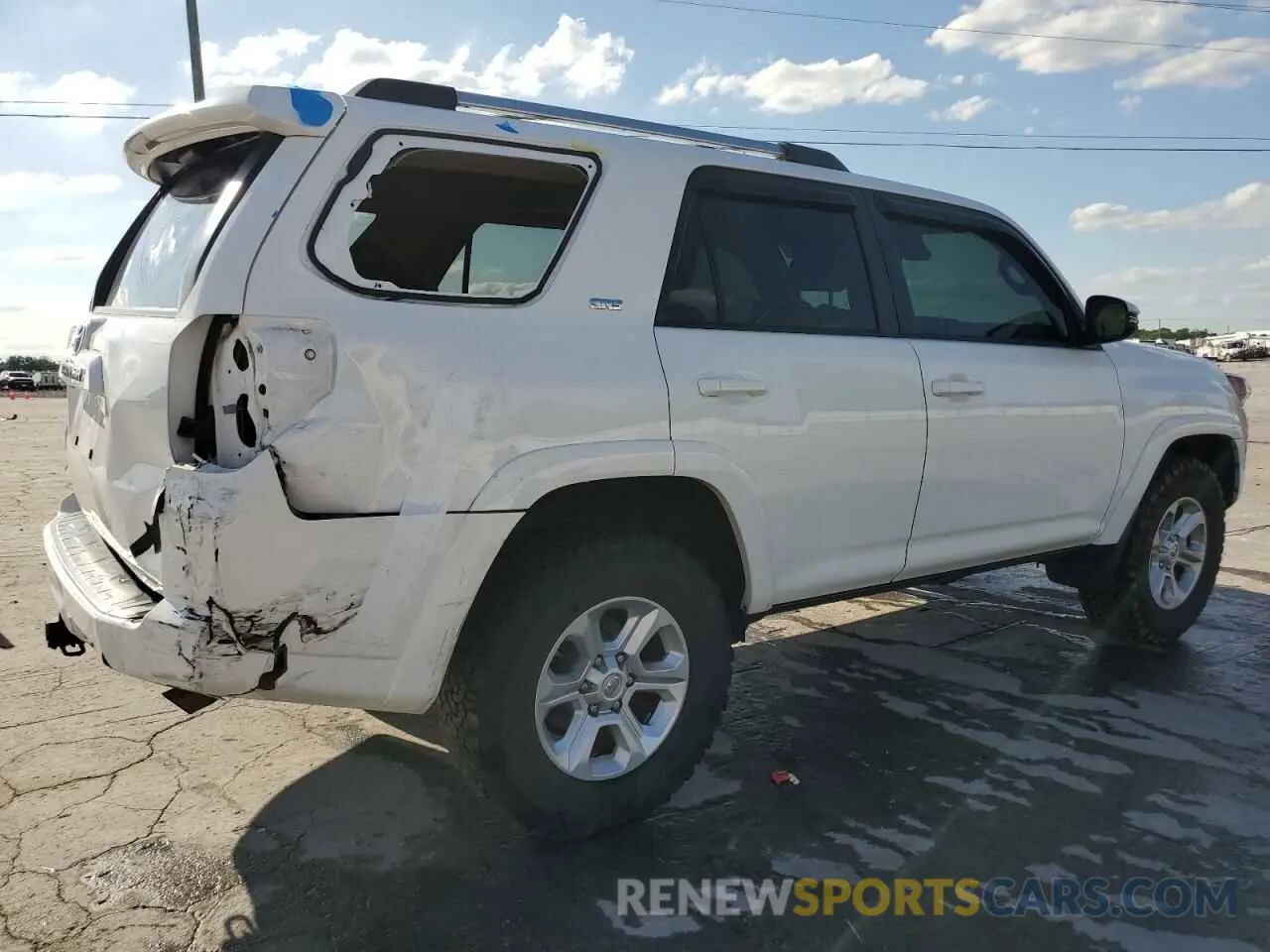 3 Photograph of a damaged car JTEBU5JR5L5766638 TOYOTA 4RUNNER 2020