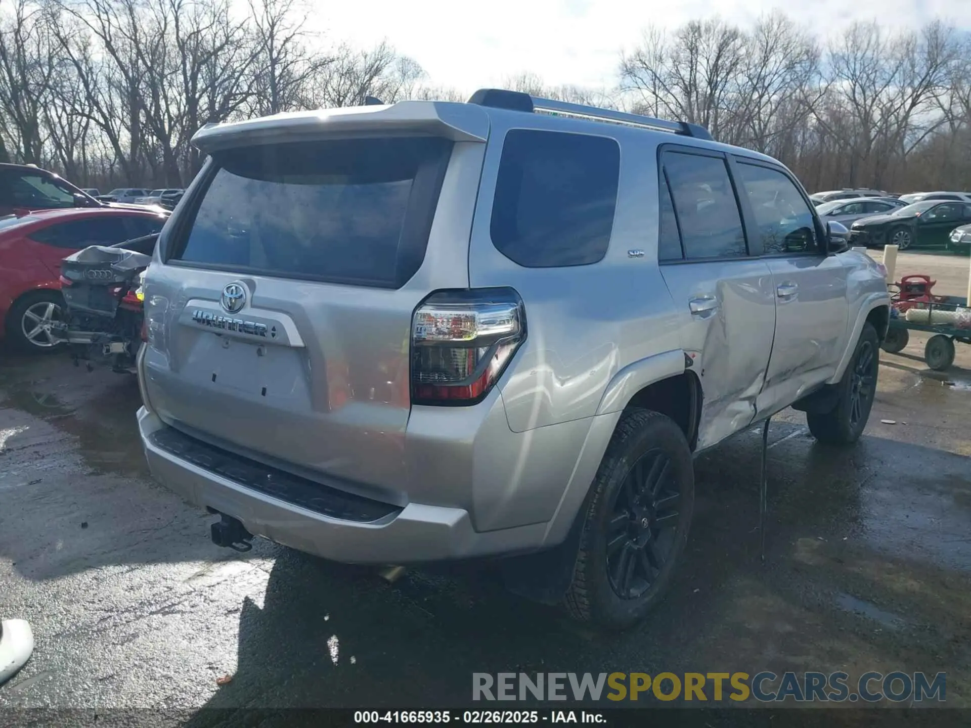 4 Photograph of a damaged car JTEBU5JR5L5767417 TOYOTA 4RUNNER 2020