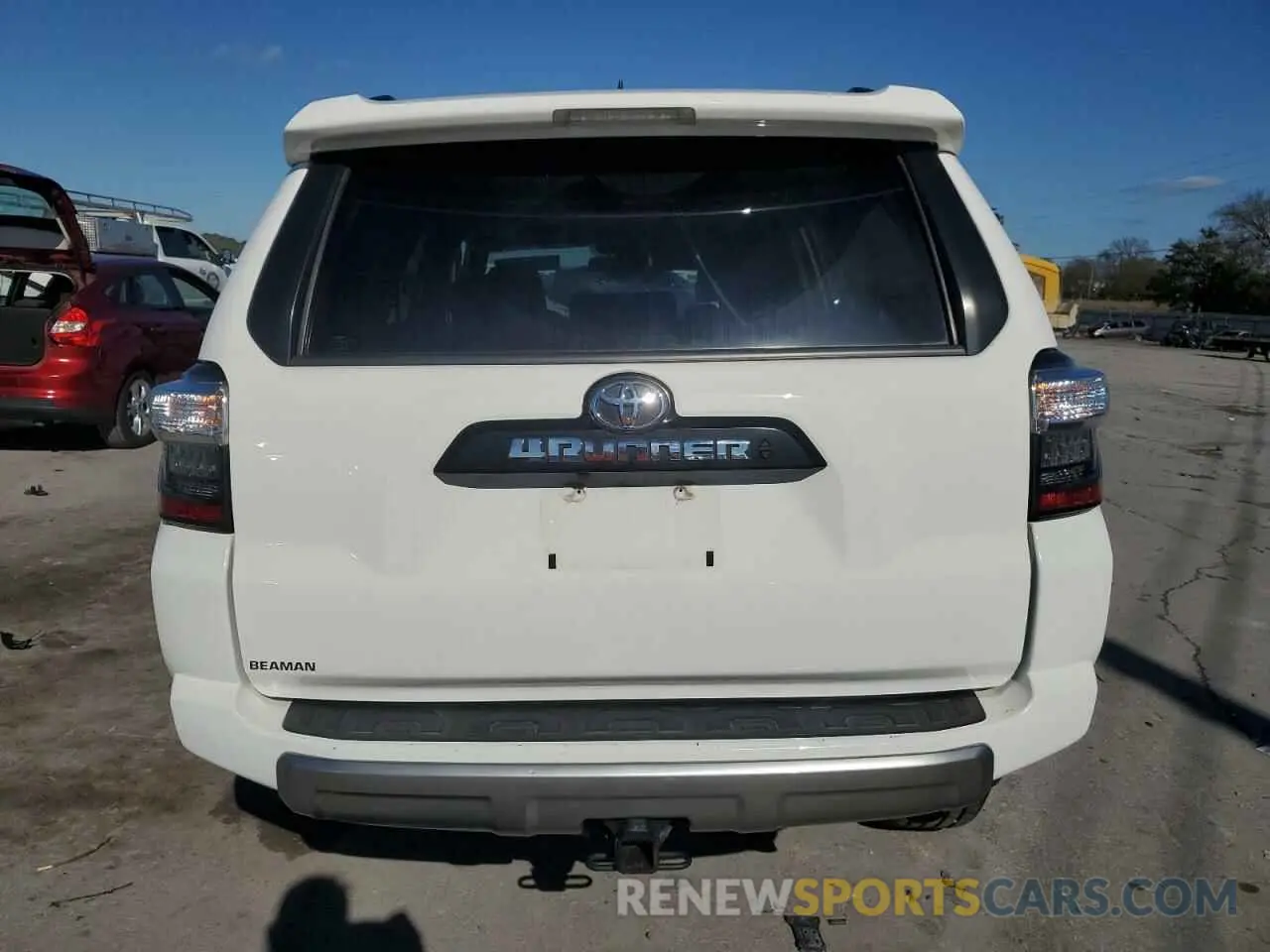 6 Photograph of a damaged car JTEBU5JR5L5775291 TOYOTA 4RUNNER 2020