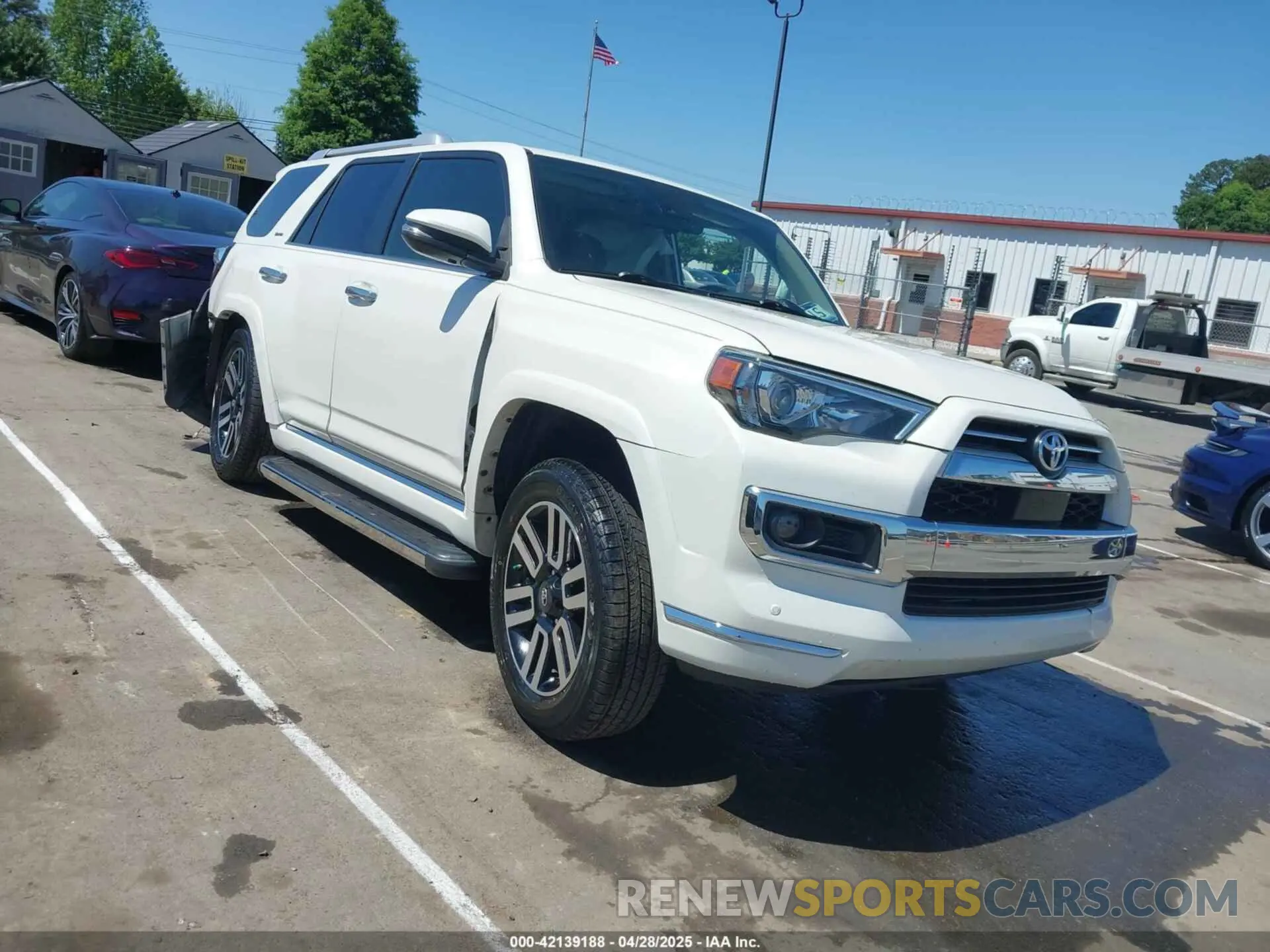 1 Фотография поврежденного автомобиля JTEBU5JR5L5779552 TOYOTA 4RUNNER 2020
