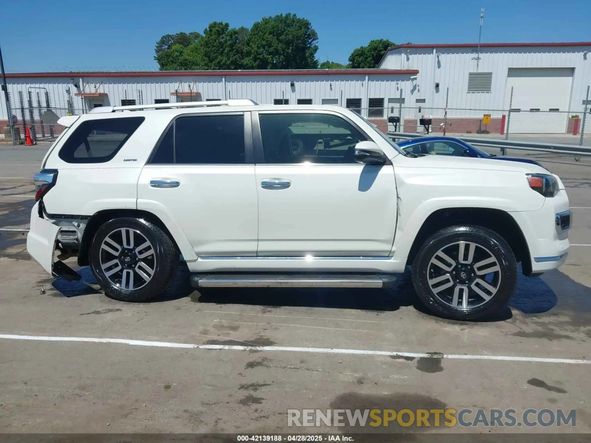 12 Фотография поврежденного автомобиля JTEBU5JR5L5779552 TOYOTA 4RUNNER 2020