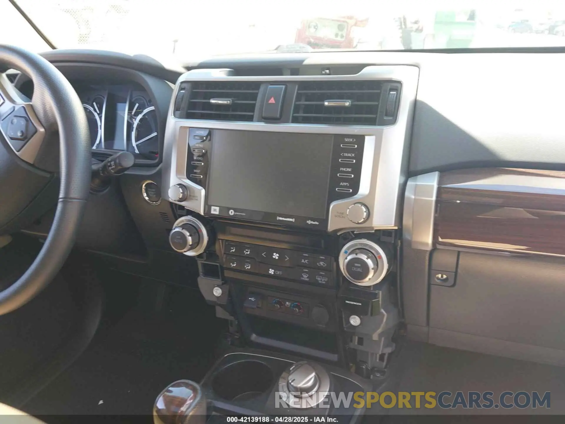 17 Фотография поврежденного автомобиля JTEBU5JR5L5779552 TOYOTA 4RUNNER 2020