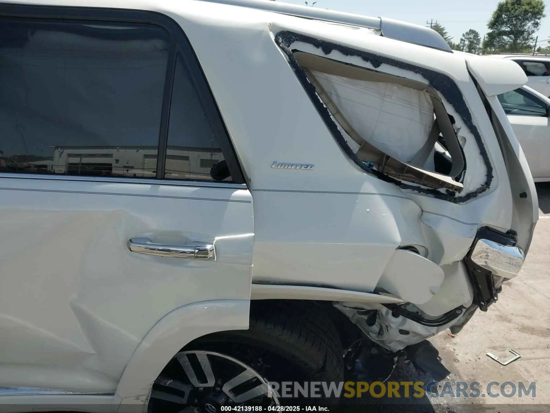 6 Фотография поврежденного автомобиля JTEBU5JR5L5779552 TOYOTA 4RUNNER 2020