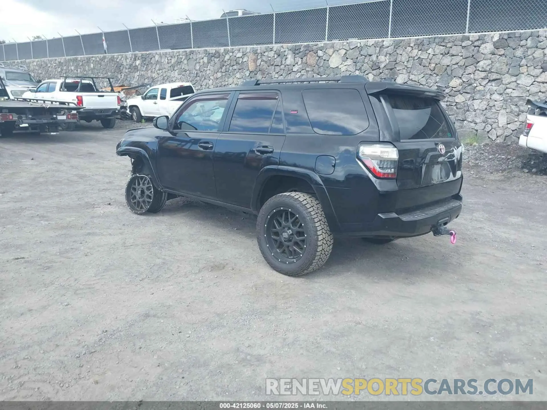 3 Photograph of a damaged car JTEBU5JR5L5798666 TOYOTA 4RUNNER 2020