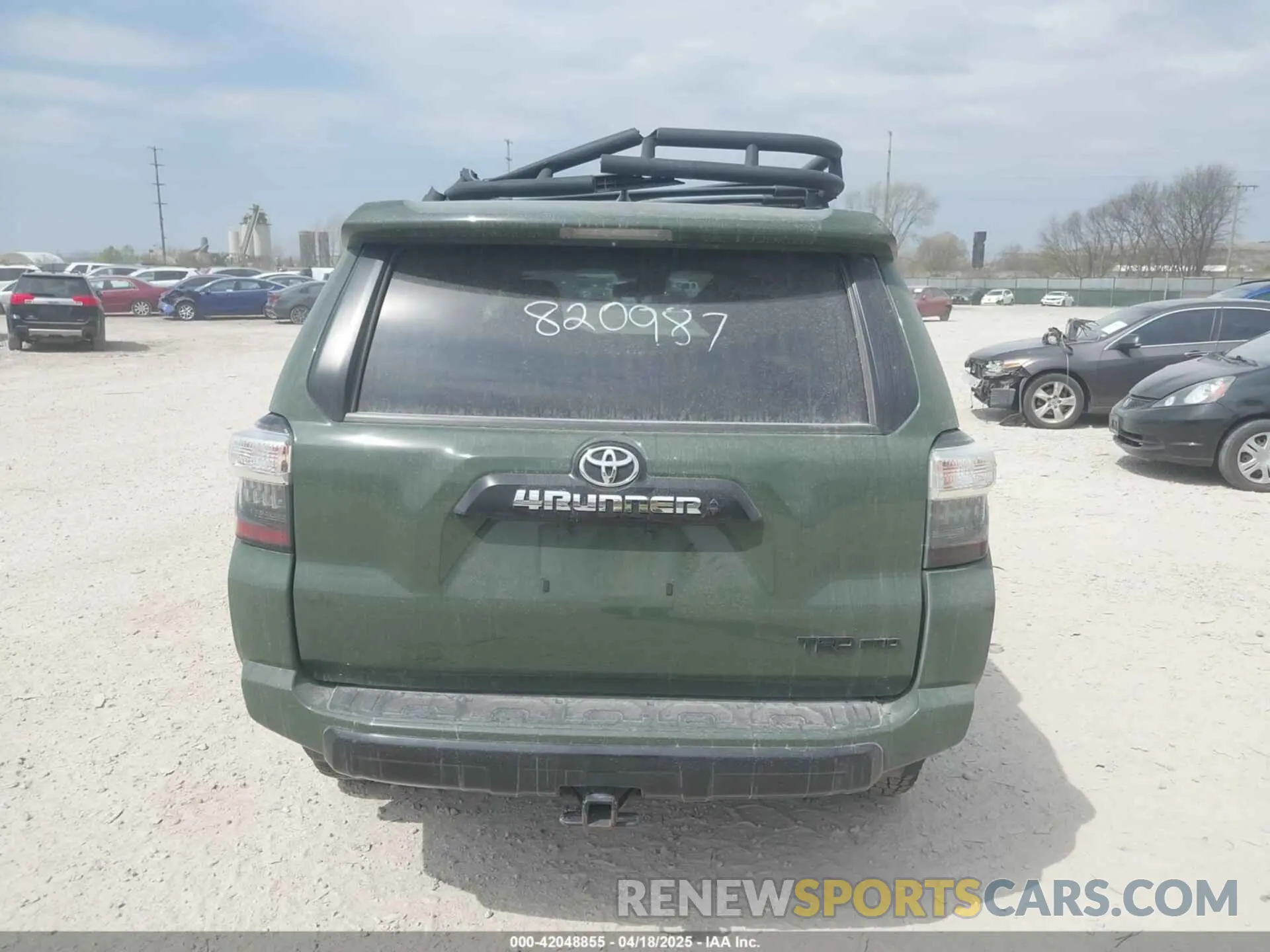 16 Photograph of a damaged car JTEBU5JR5L5820987 TOYOTA 4RUNNER 2020