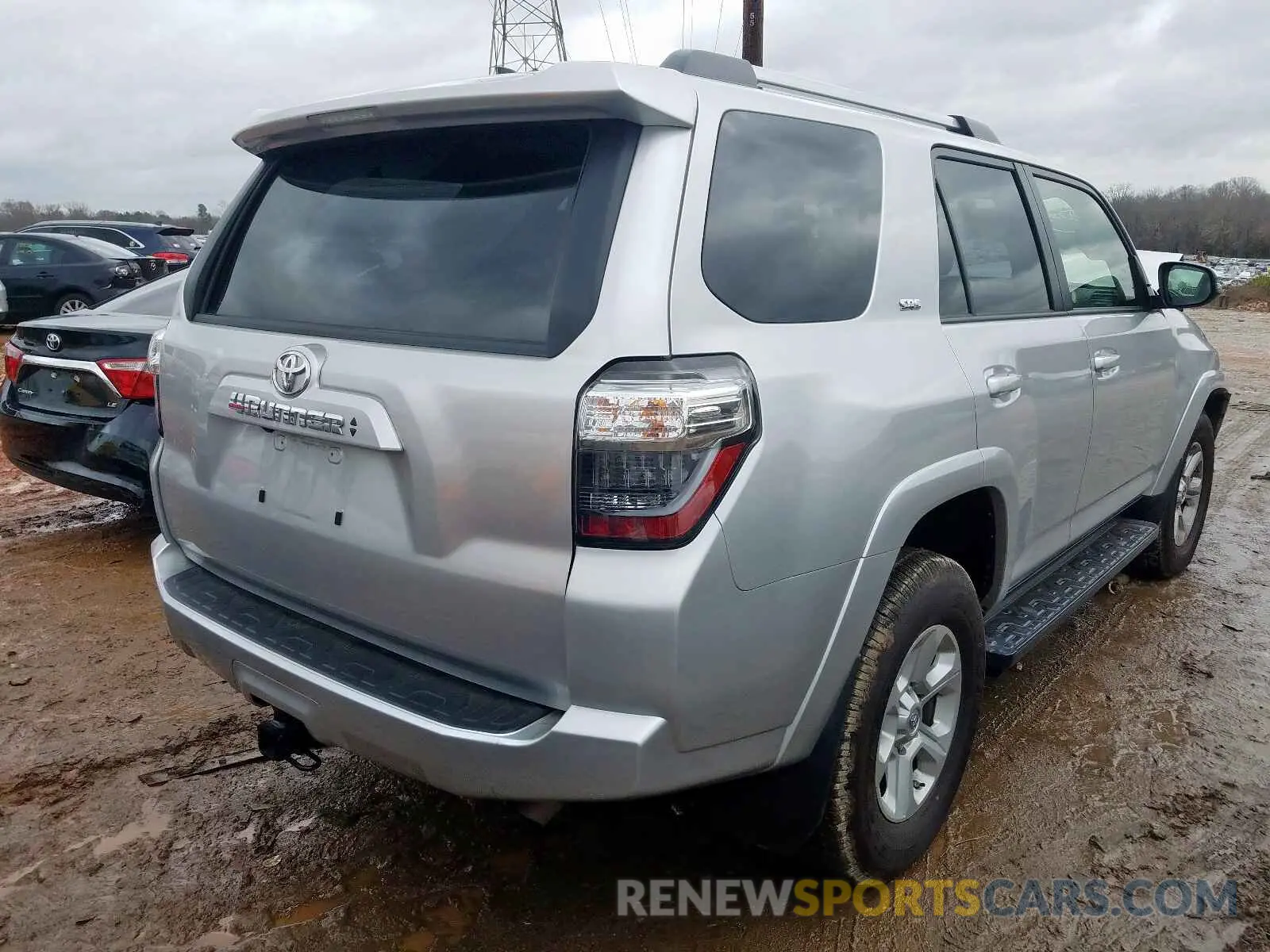 4 Photograph of a damaged car JTEBU5JR6L5740176 TOYOTA 4RUNNER 2020