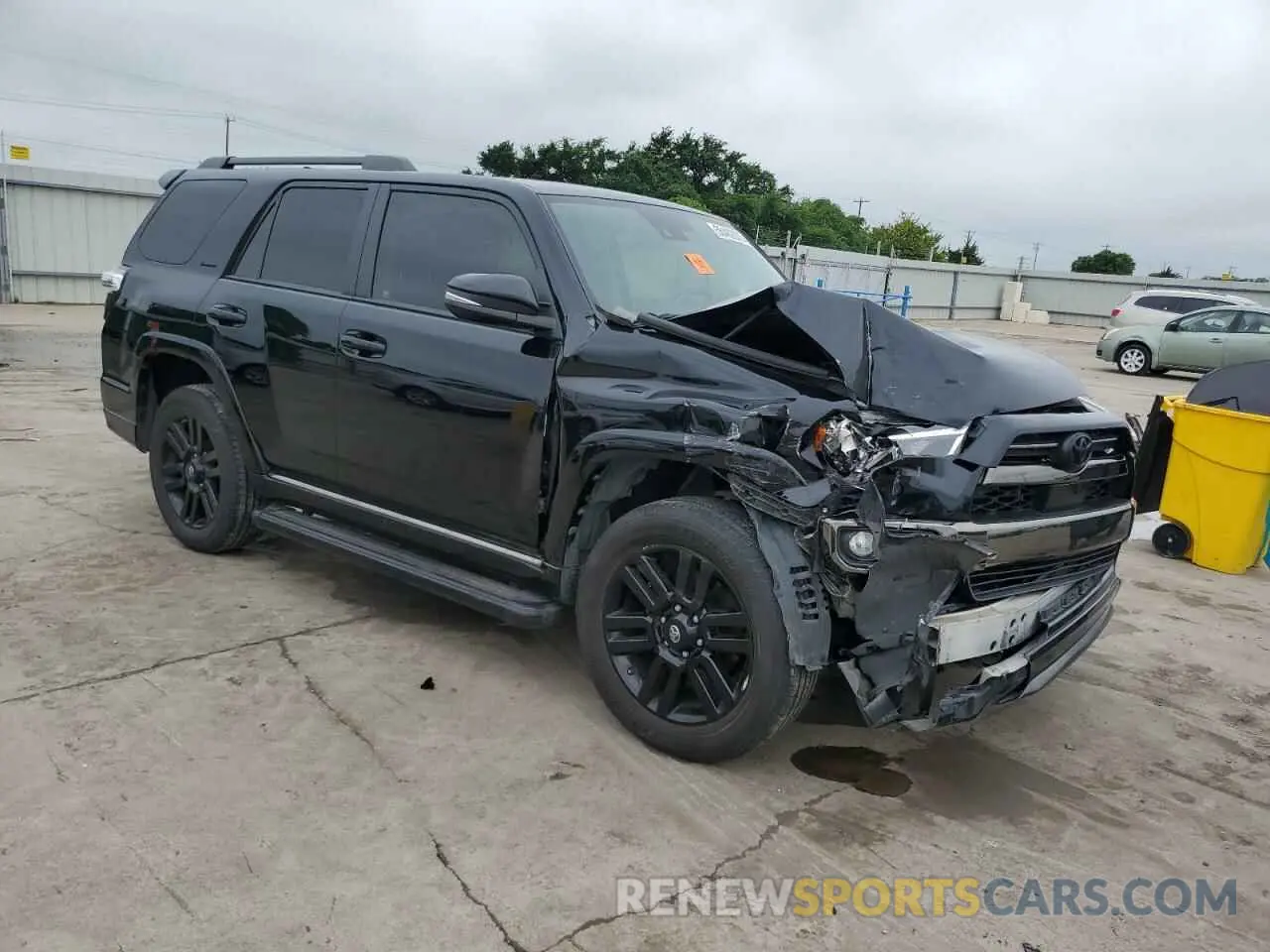 4 Photograph of a damaged car JTEBU5JR6L5741182 TOYOTA 4RUNNER 2020