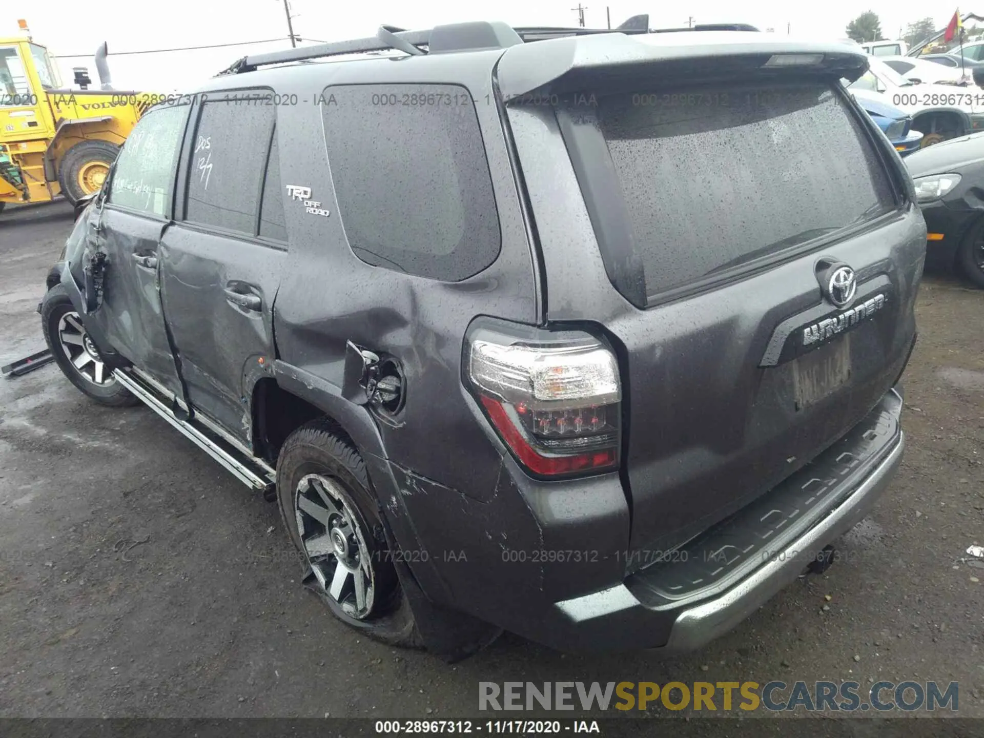 3 Photograph of a damaged car JTEBU5JR6L5758936 TOYOTA 4RUNNER 2020