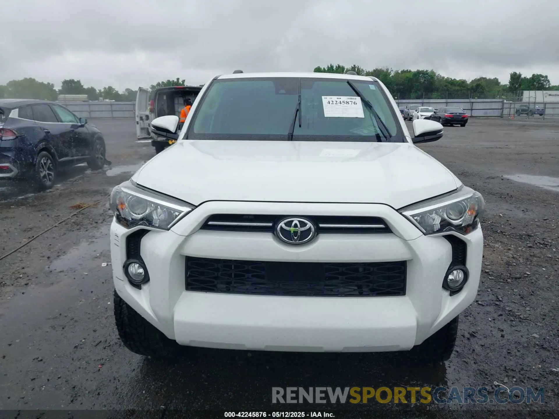 13 Photograph of a damaged car JTEBU5JR6L5759200 TOYOTA 4RUNNER 2020
