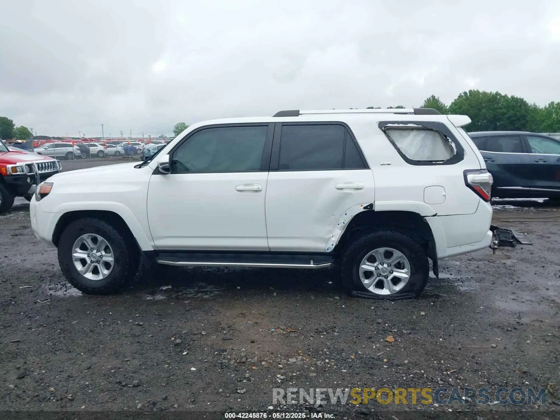 15 Photograph of a damaged car JTEBU5JR6L5759200 TOYOTA 4RUNNER 2020