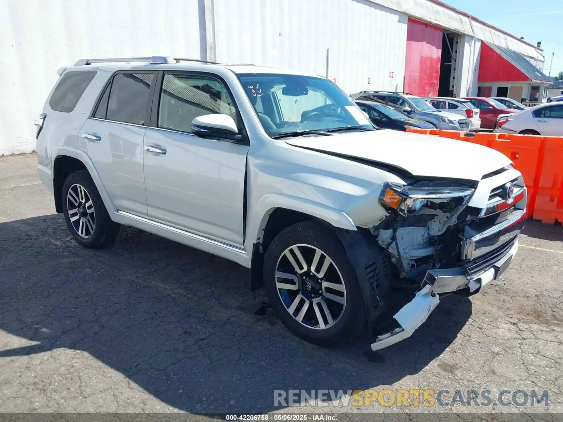 1 Photograph of a damaged car JTEBU5JR6L5765501 TOYOTA 4RUNNER 2020