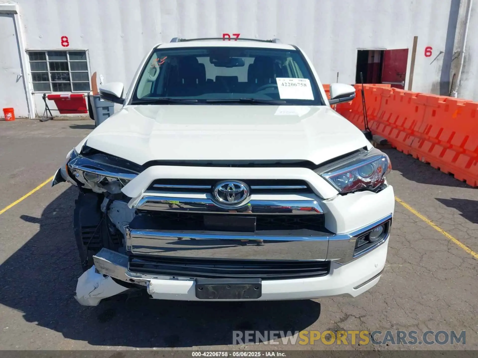 13 Photograph of a damaged car JTEBU5JR6L5765501 TOYOTA 4RUNNER 2020