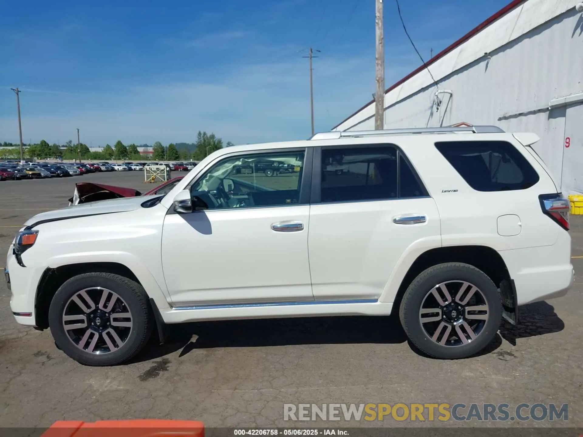 15 Photograph of a damaged car JTEBU5JR6L5765501 TOYOTA 4RUNNER 2020