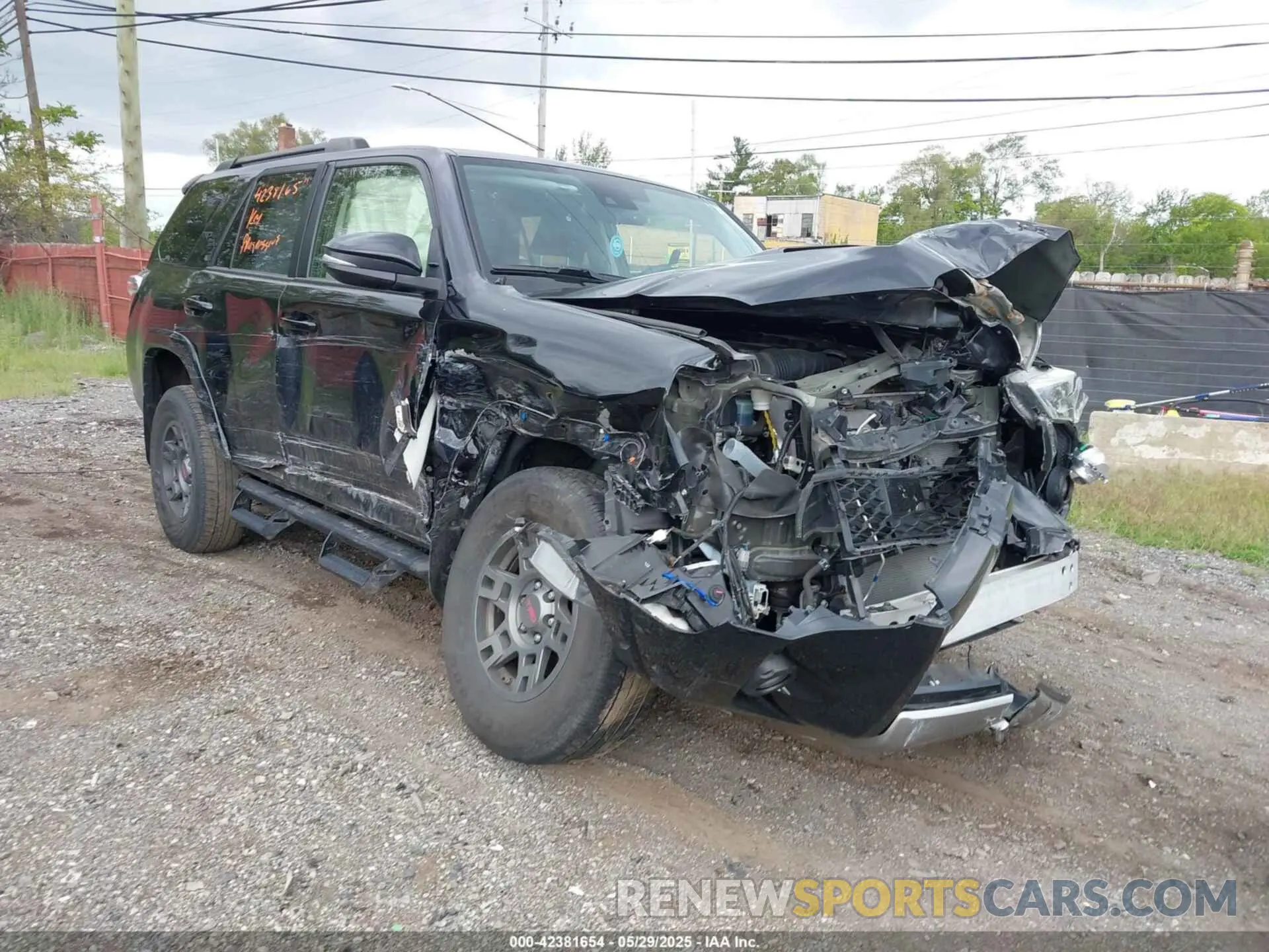 1 Photograph of a damaged car JTEBU5JR6L5780130 TOYOTA 4RUNNER 2020