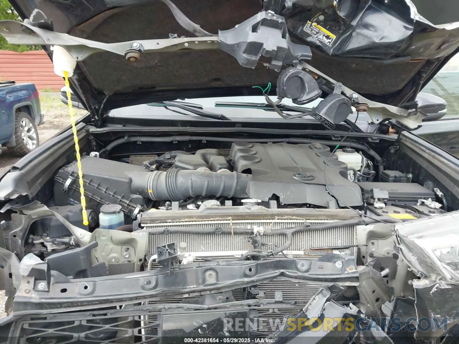 10 Photograph of a damaged car JTEBU5JR6L5780130 TOYOTA 4RUNNER 2020