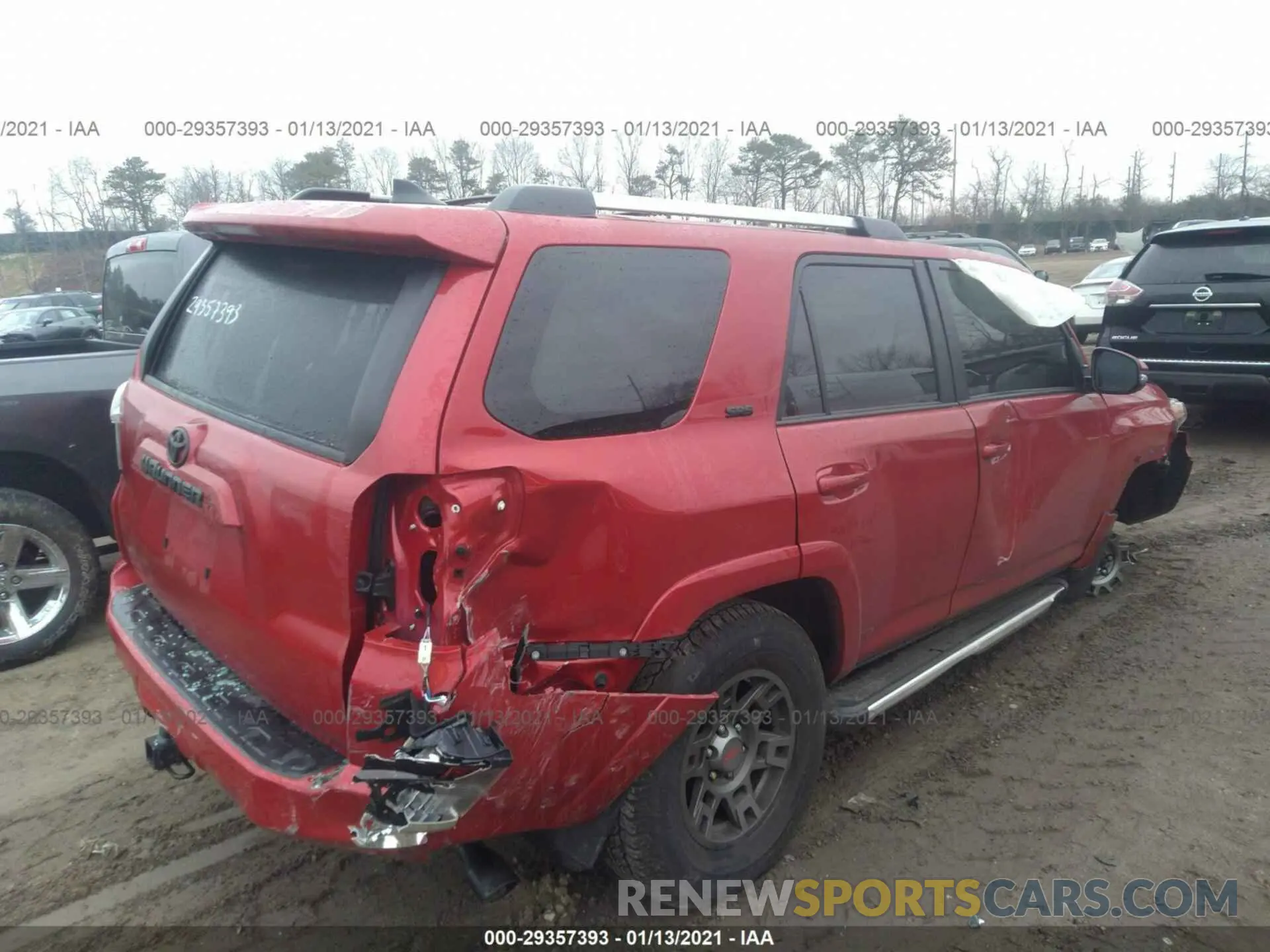 4 Photograph of a damaged car JTEBU5JR6L5781875 TOYOTA 4RUNNER 2020