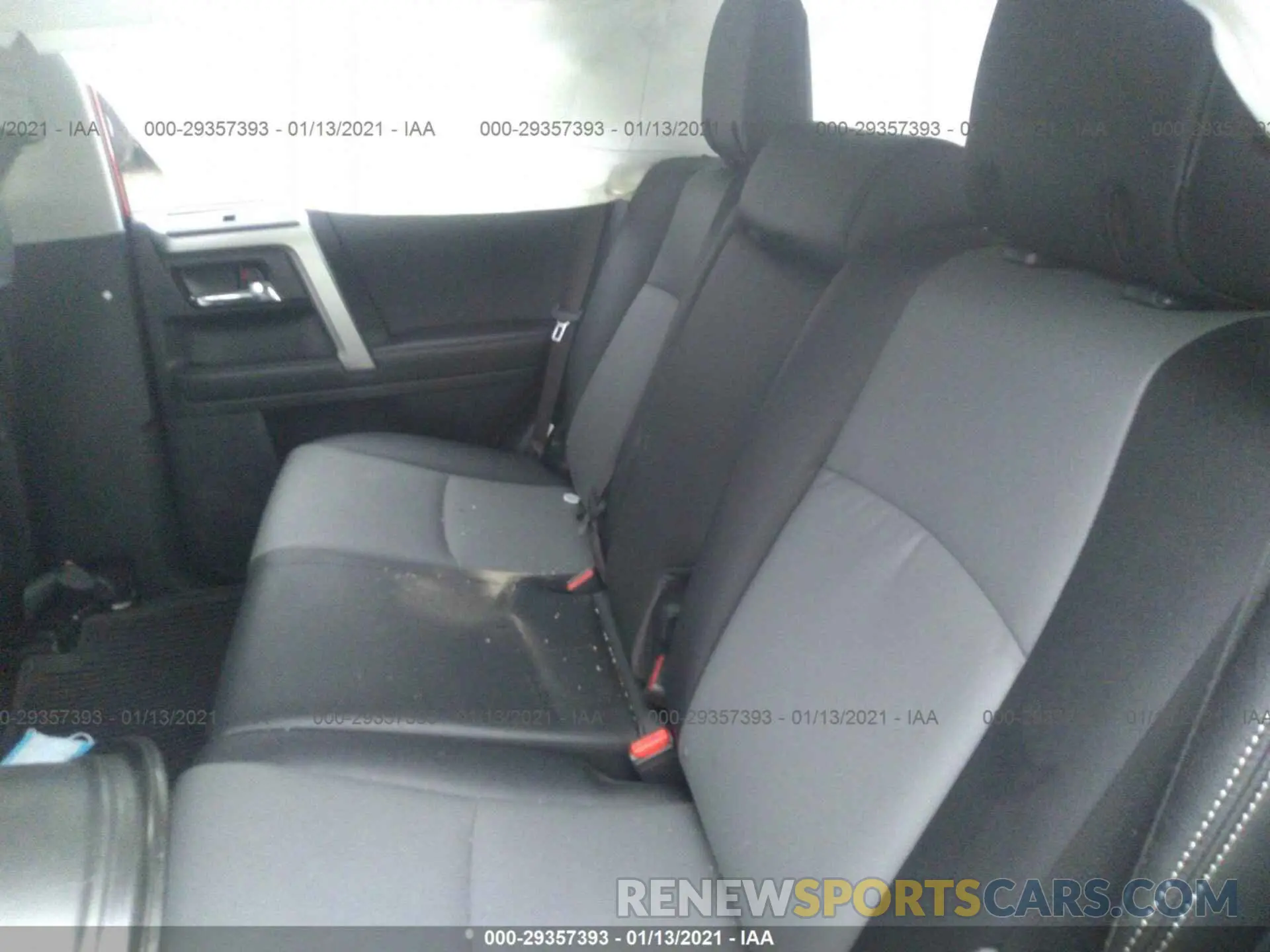 8 Photograph of a damaged car JTEBU5JR6L5781875 TOYOTA 4RUNNER 2020