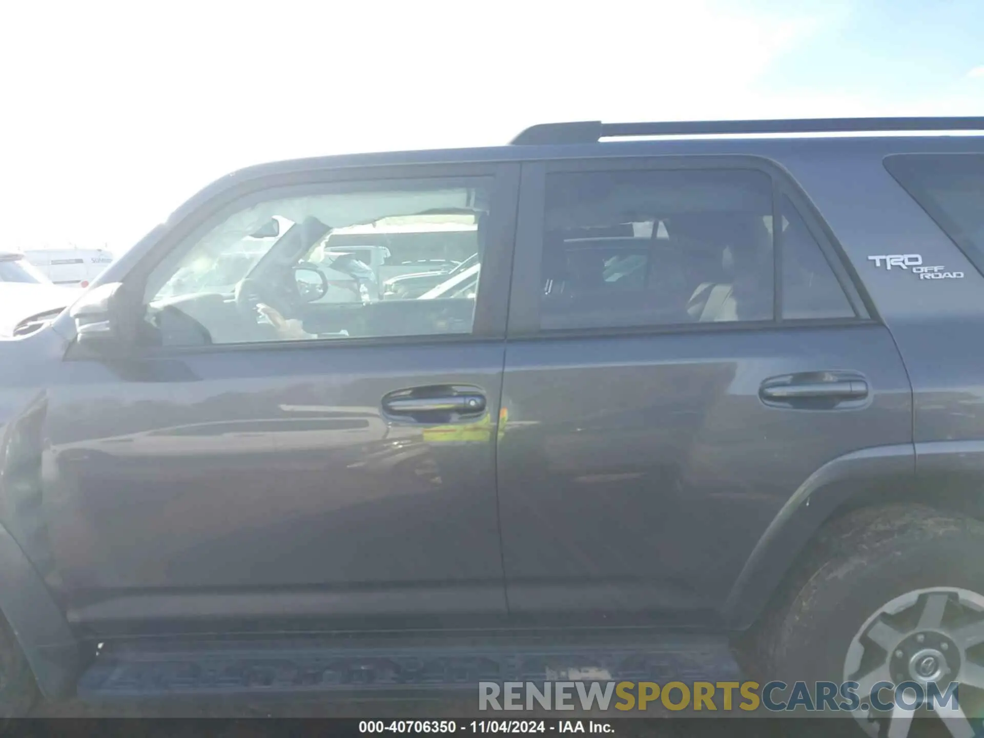 14 Photograph of a damaged car JTEBU5JR6L5795100 TOYOTA 4RUNNER 2020