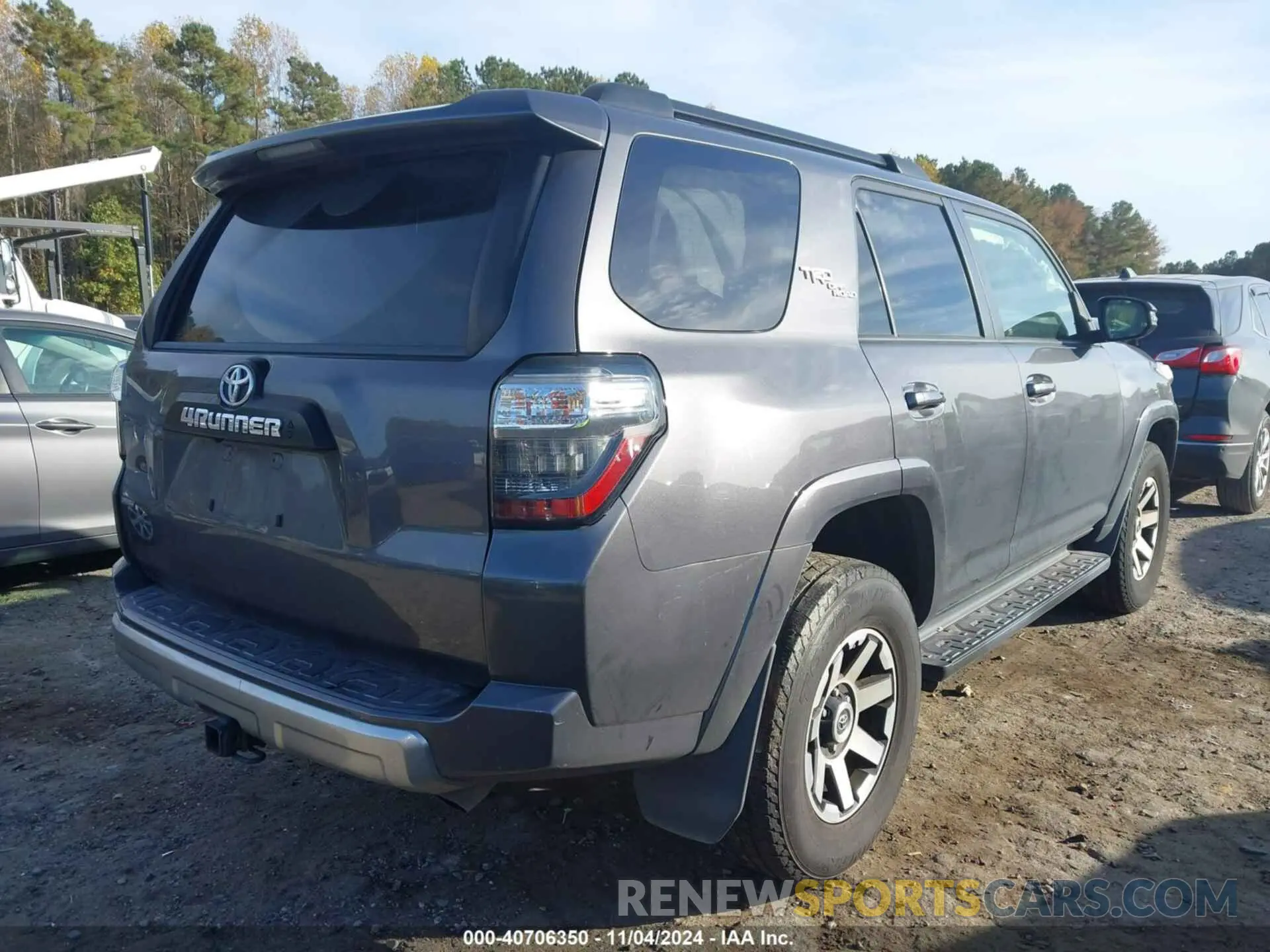 4 Photograph of a damaged car JTEBU5JR6L5795100 TOYOTA 4RUNNER 2020