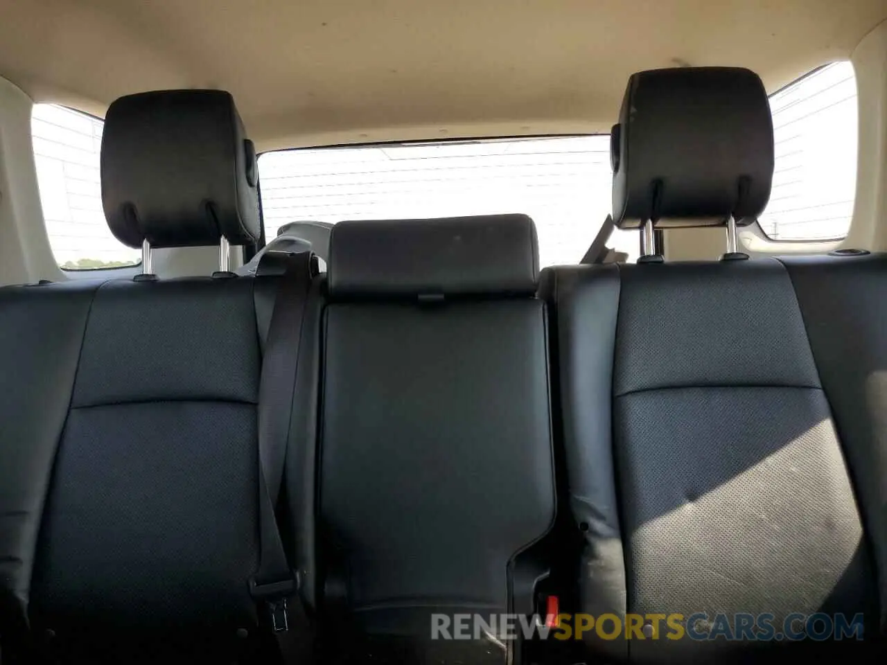 10 Фотография поврежденного автомобиля JTEBU5JR6L5810470 TOYOTA 4RUNNER 2020