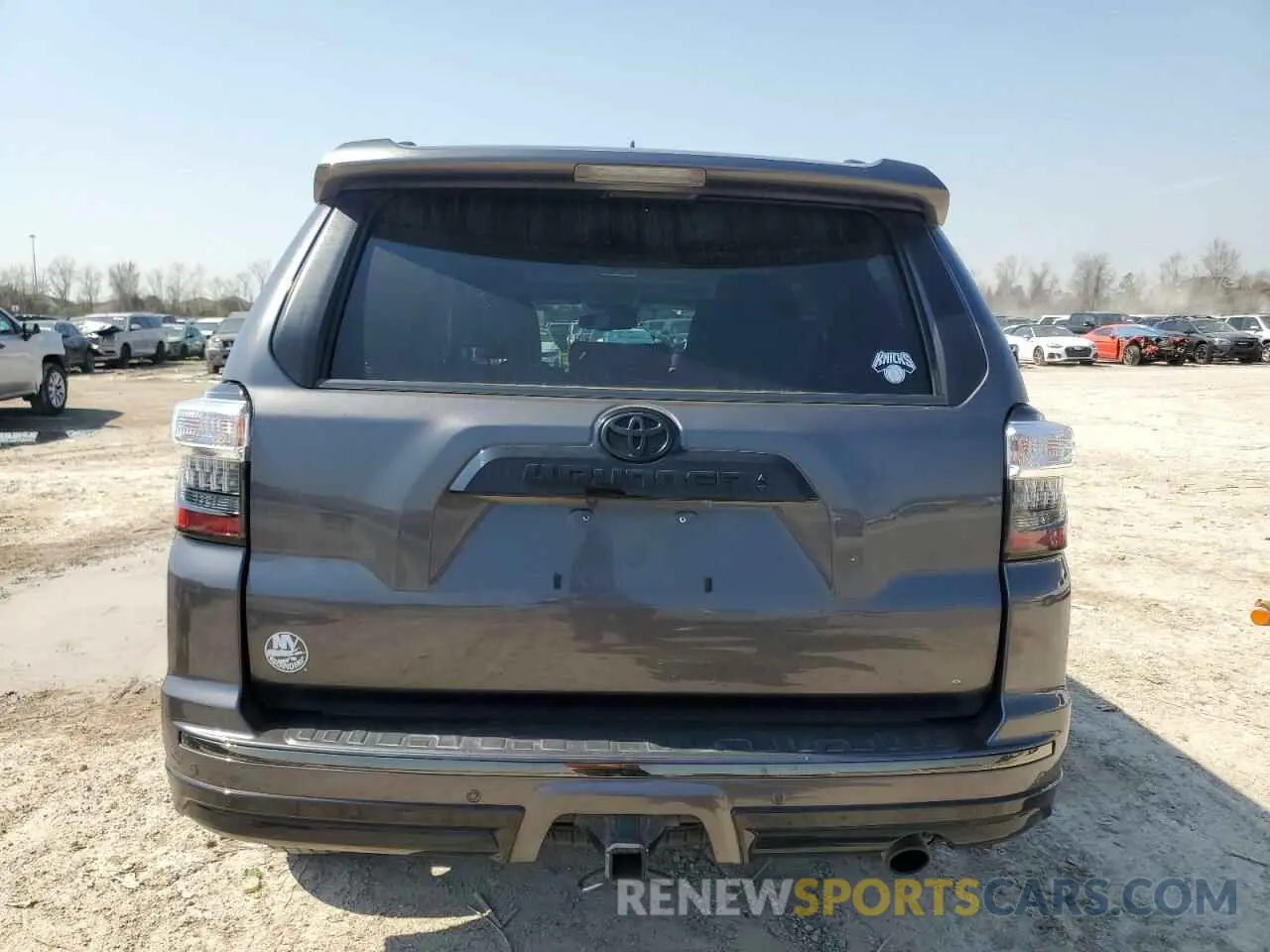6 Фотография поврежденного автомобиля JTEBU5JR6L5810470 TOYOTA 4RUNNER 2020